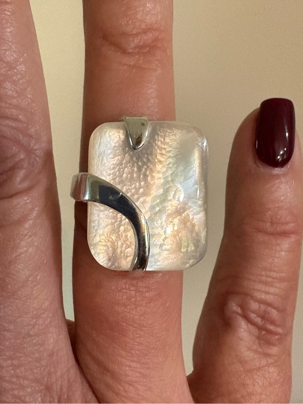 Modernist 925 Sterling Silver Bypass Mother of Pearl Statement Ring, Size 7.5